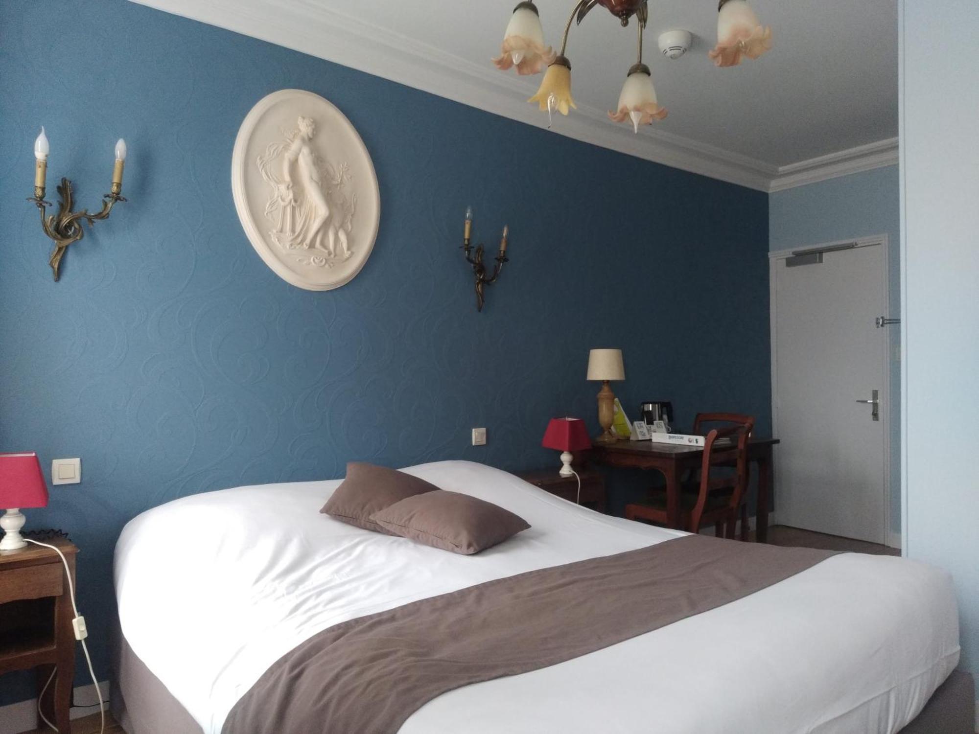 Hostellerie Saint Martin- Logis Hotel Et Restaurant Creully sur Seulles Екстериор снимка