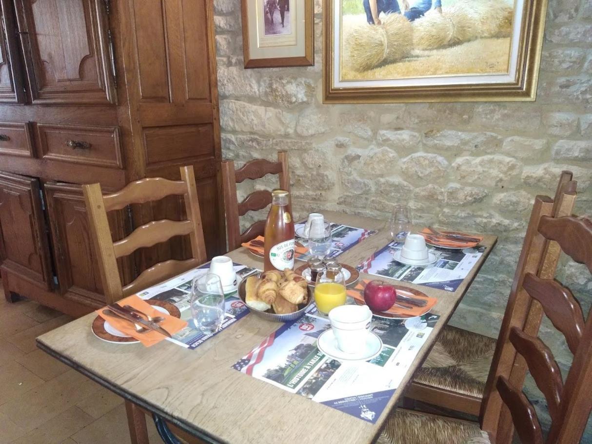 Hostellerie Saint Martin- Logis Hotel Et Restaurant Creully sur Seulles Екстериор снимка