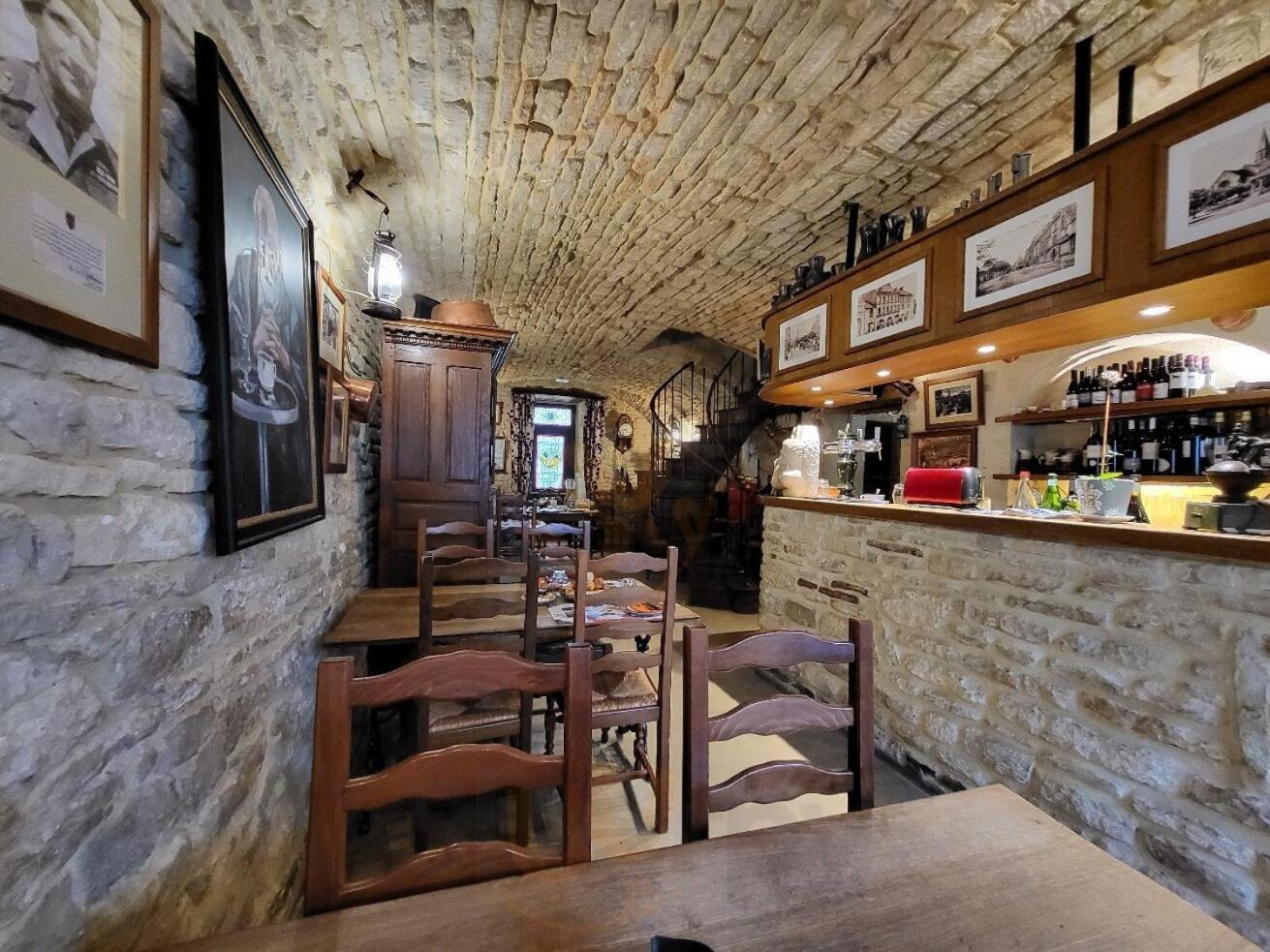 Hostellerie Saint Martin- Logis Hotel Et Restaurant Creully sur Seulles Екстериор снимка