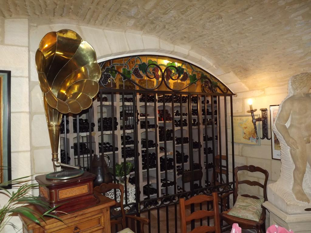 Hostellerie Saint Martin- Logis Hotel Et Restaurant Creully sur Seulles Екстериор снимка