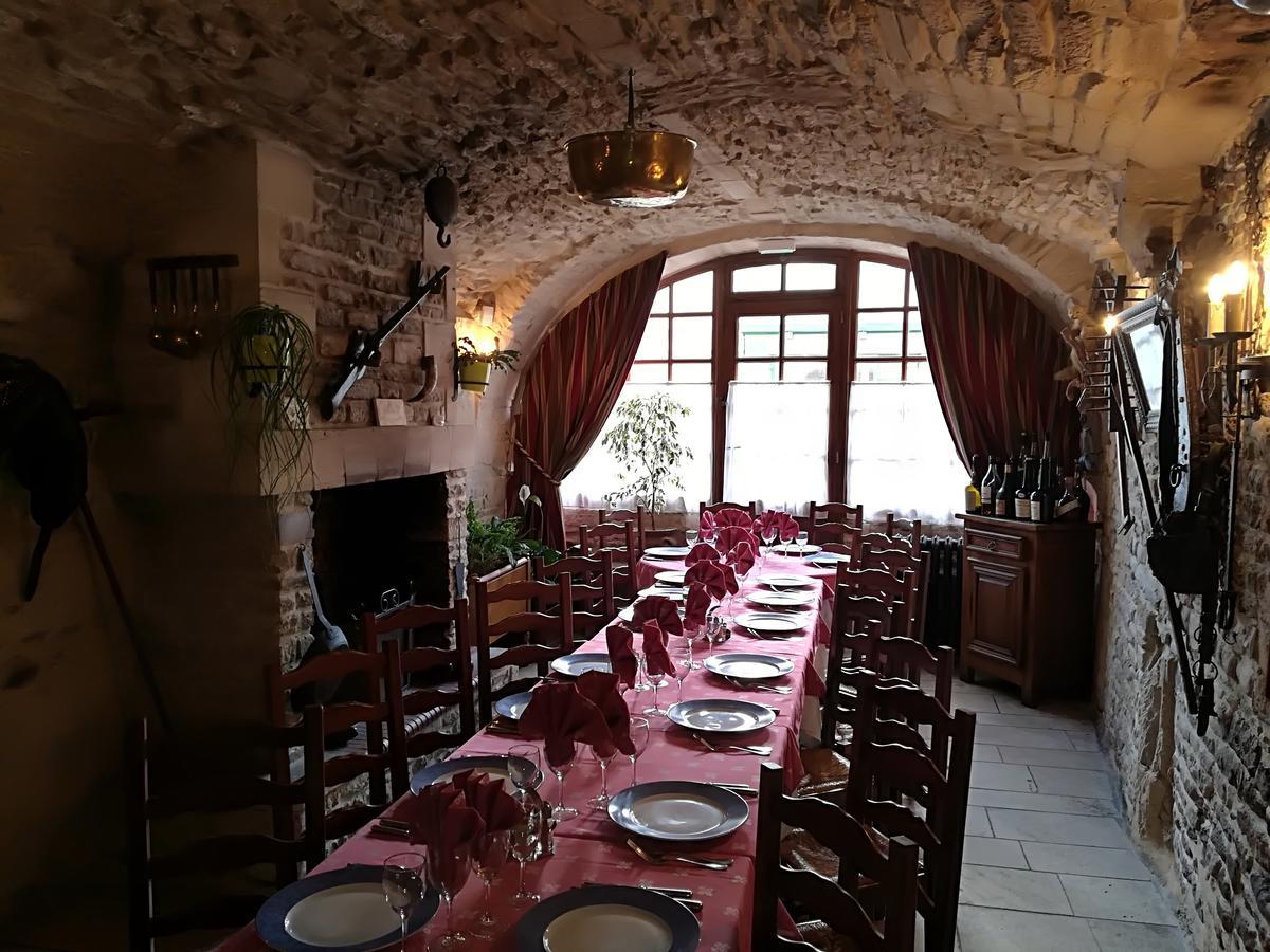 Hostellerie Saint Martin- Logis Hotel Et Restaurant Creully sur Seulles Екстериор снимка