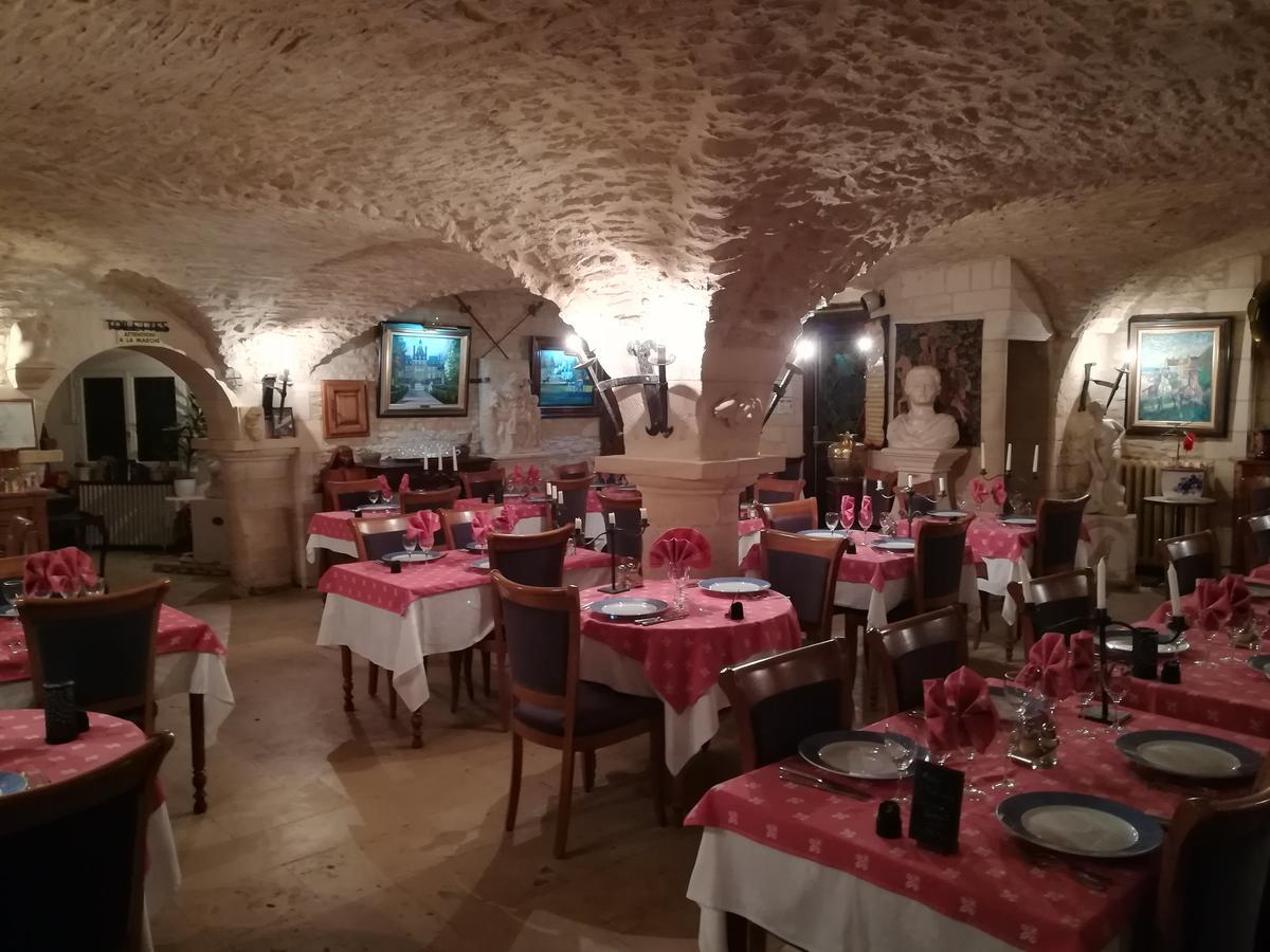 Hostellerie Saint Martin- Logis Hotel Et Restaurant Creully sur Seulles Екстериор снимка