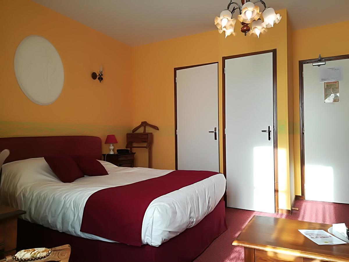 Hostellerie Saint Martin- Logis Hotel Et Restaurant Creully sur Seulles Екстериор снимка