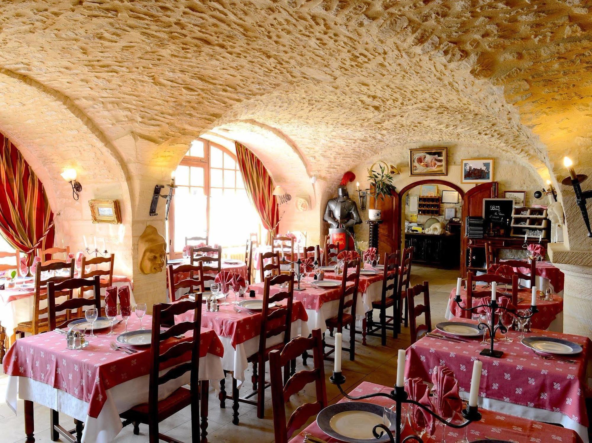 Hostellerie Saint Martin- Logis Hotel Et Restaurant Creully sur Seulles Екстериор снимка