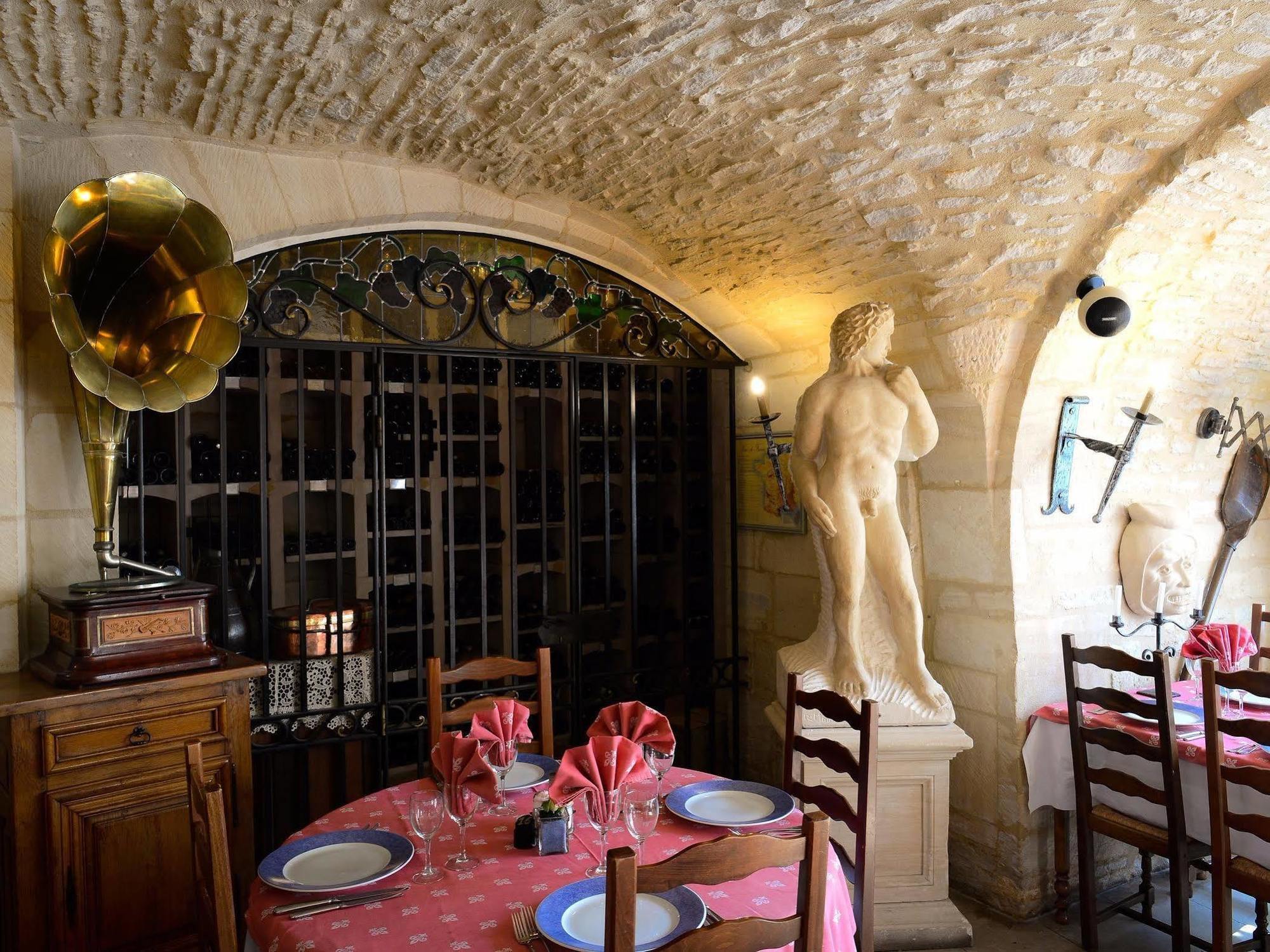 Hostellerie Saint Martin- Logis Hotel Et Restaurant Creully sur Seulles Екстериор снимка